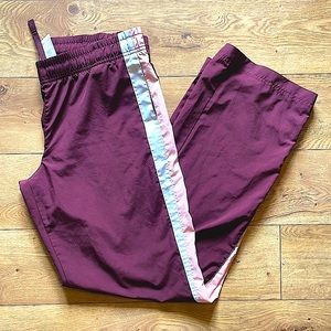 NIKE • Pants • Women’s Large